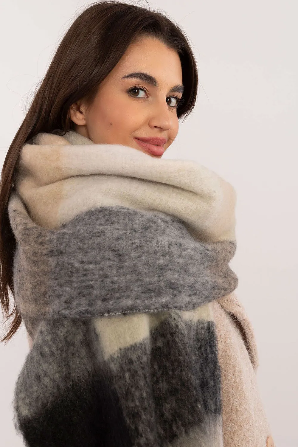 Classic Women’s Check Pattern Scarf