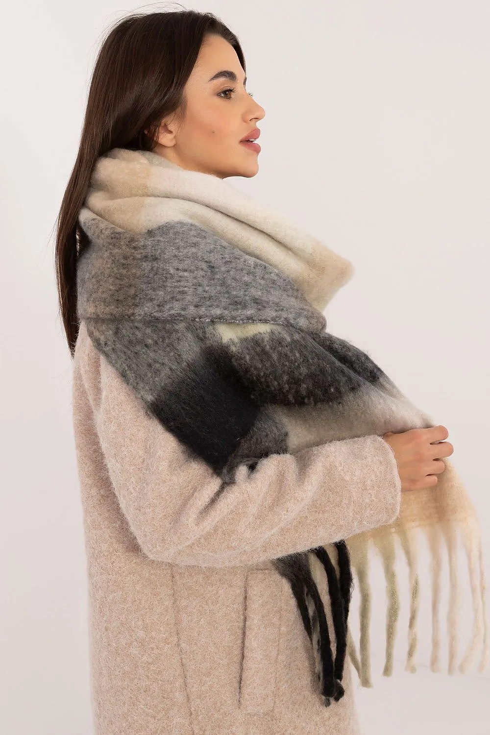 Classic Women’s Check Pattern Scarf