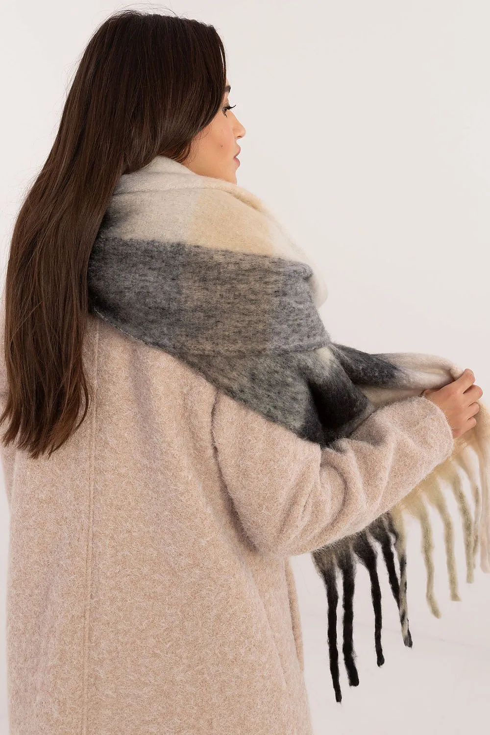 Classic Women’s Check Pattern Scarf