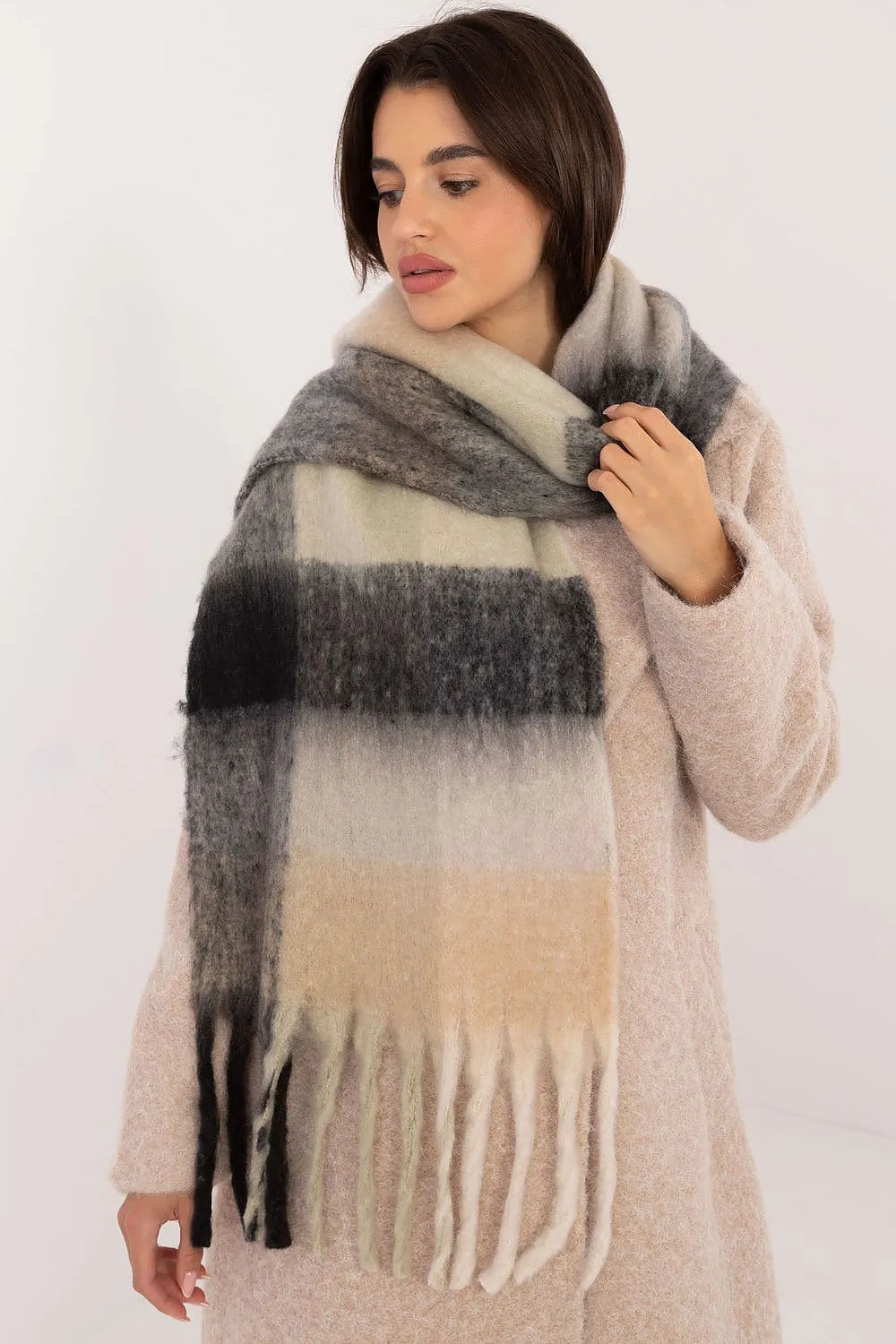 Classic Women’s Check Pattern Scarf