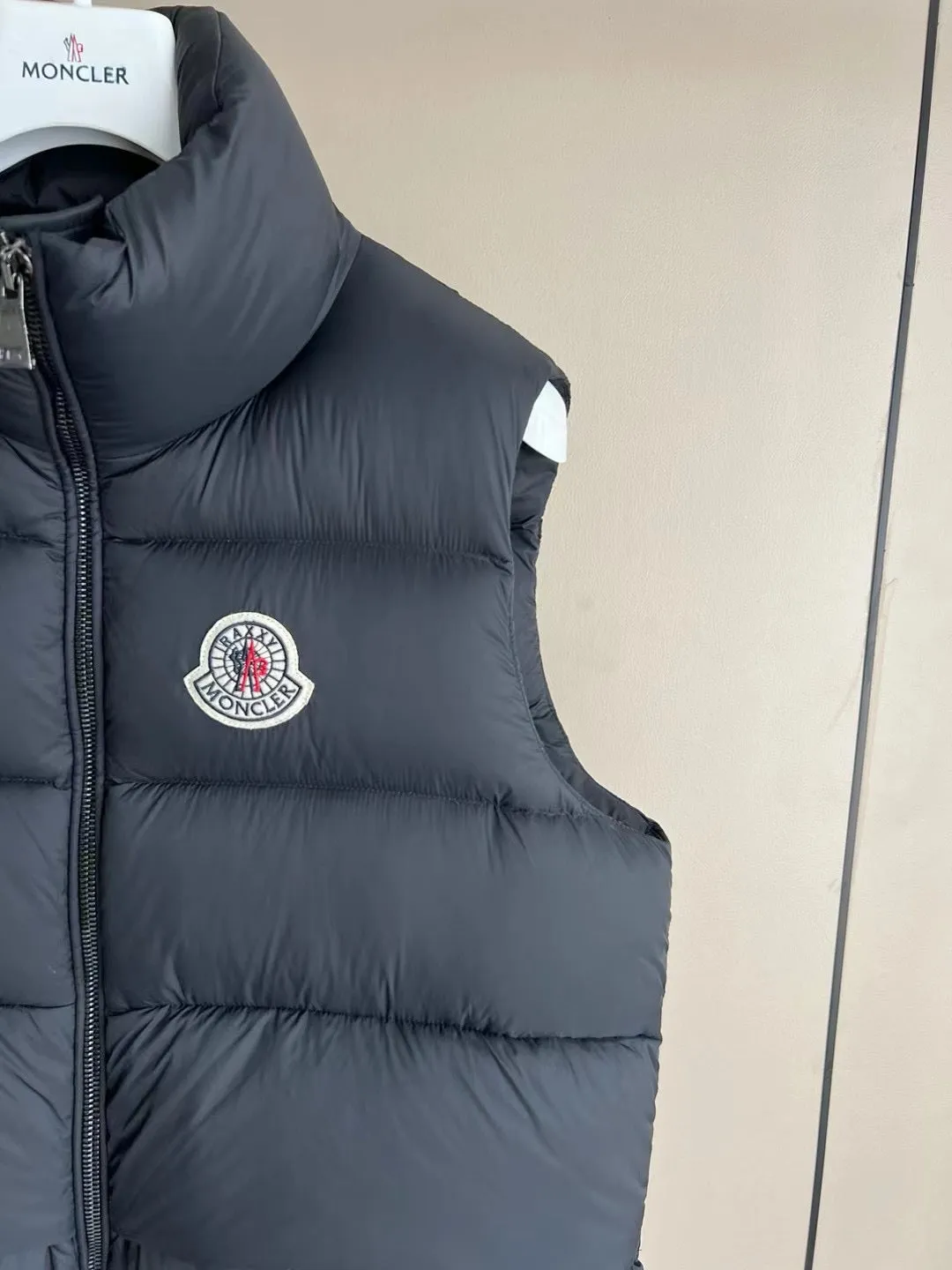 CLTH422 Moncler Short Down Vest / Size0/1/2/3/4