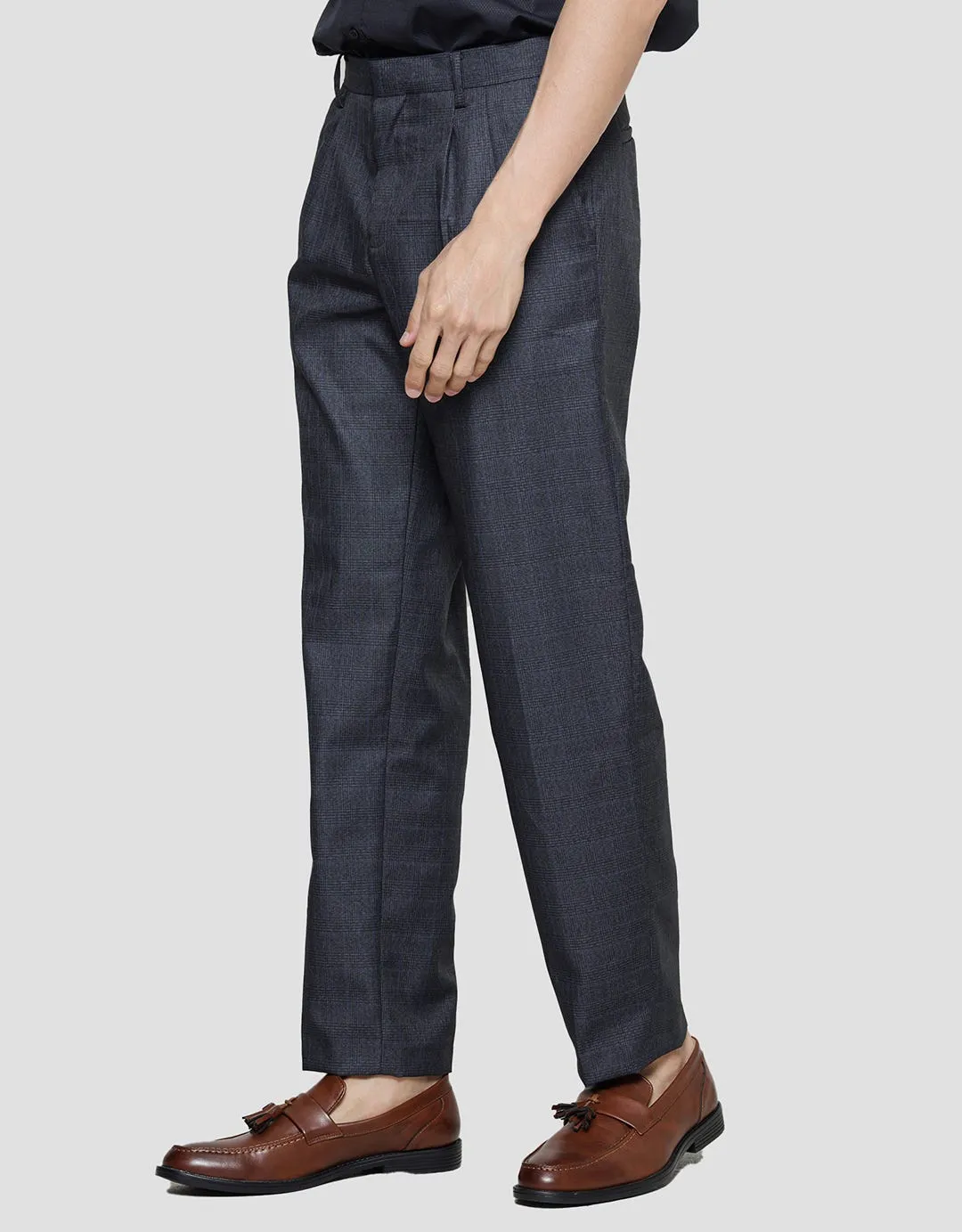 Cole Regular Poly Viscose With Pleats Celana Panjang Pria