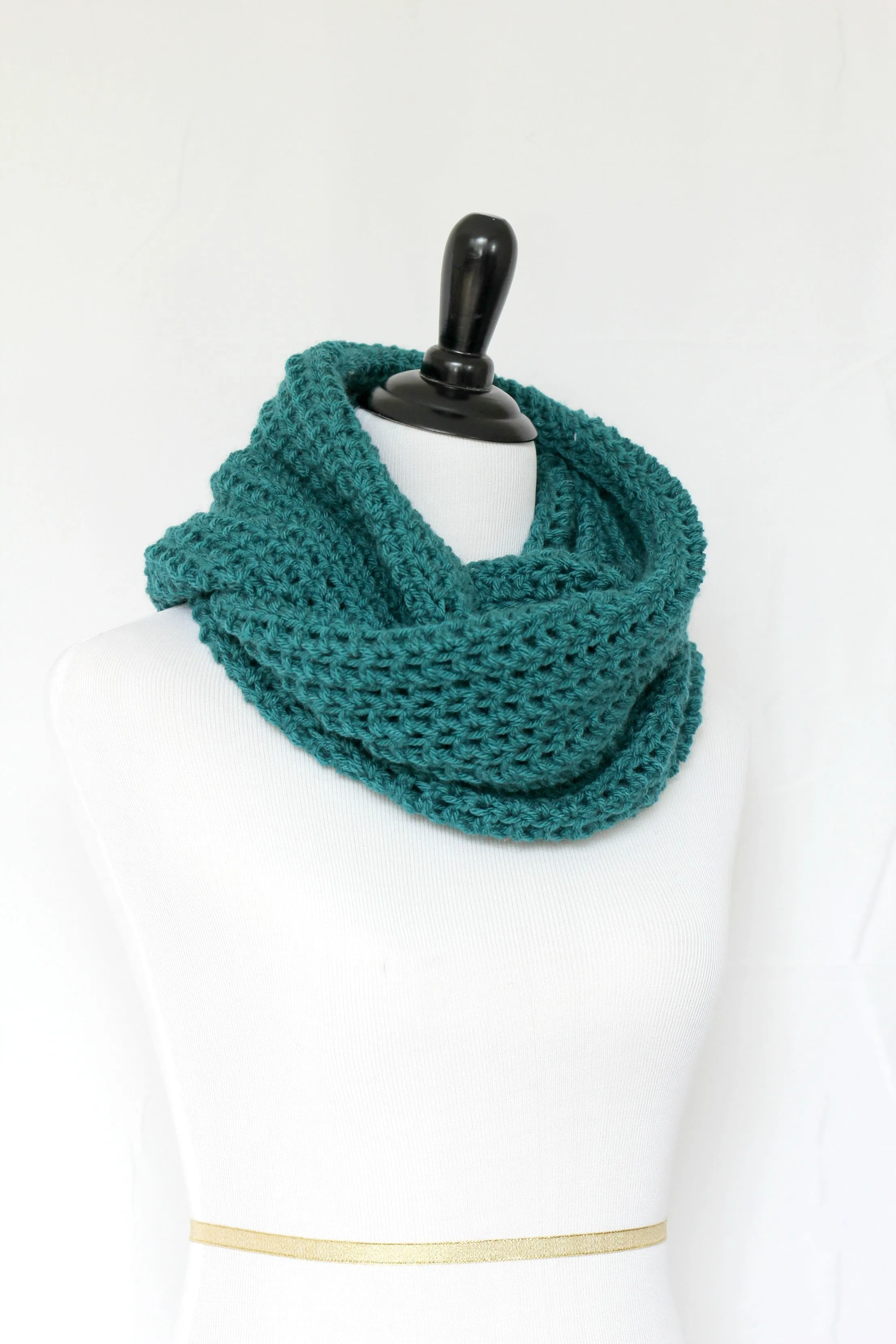 Crochet cowl in teal color, chunky infinity scarf - 12 colors available
