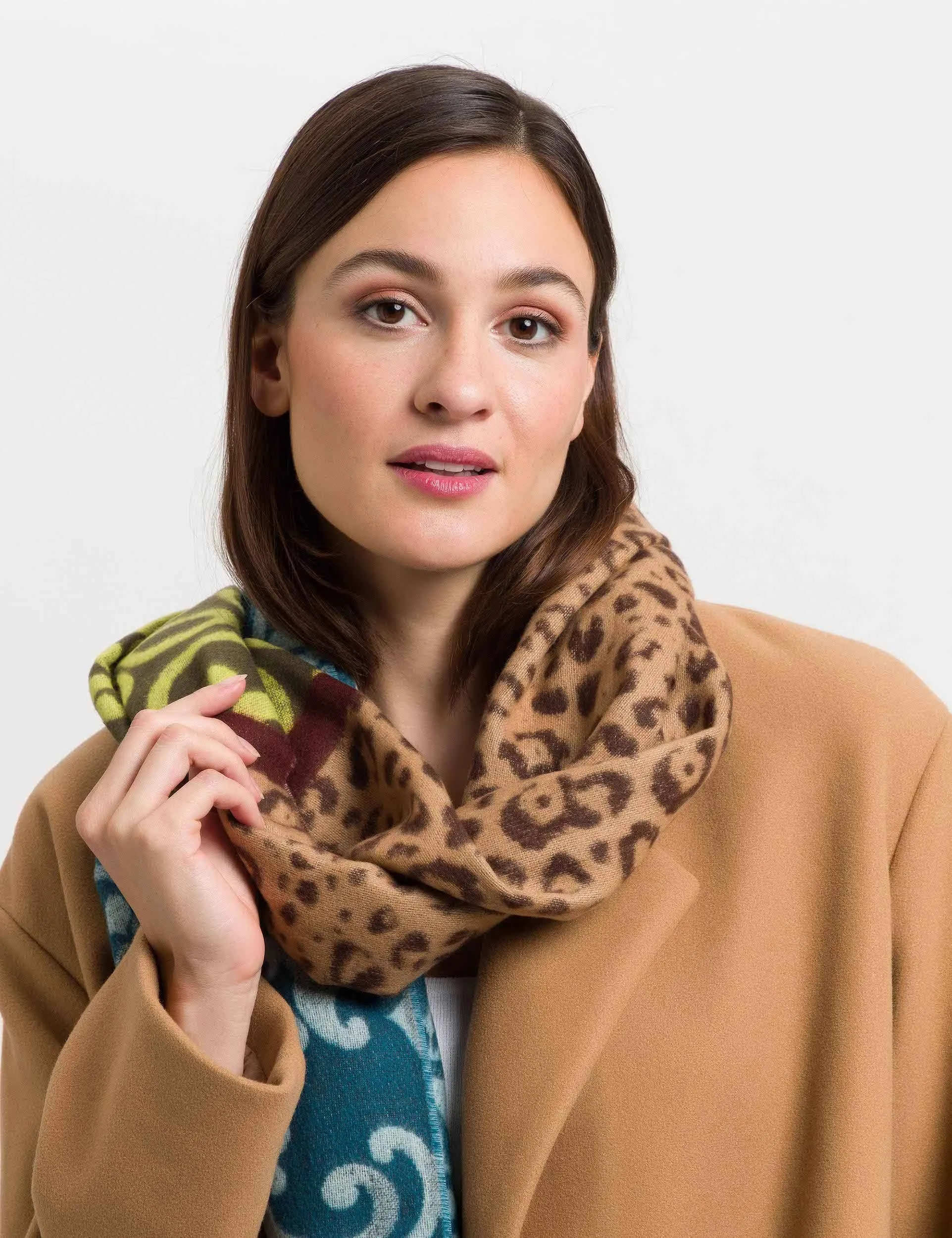 FRAAS - The Scarf Company - Leo Filagree Patchwork: Petrol