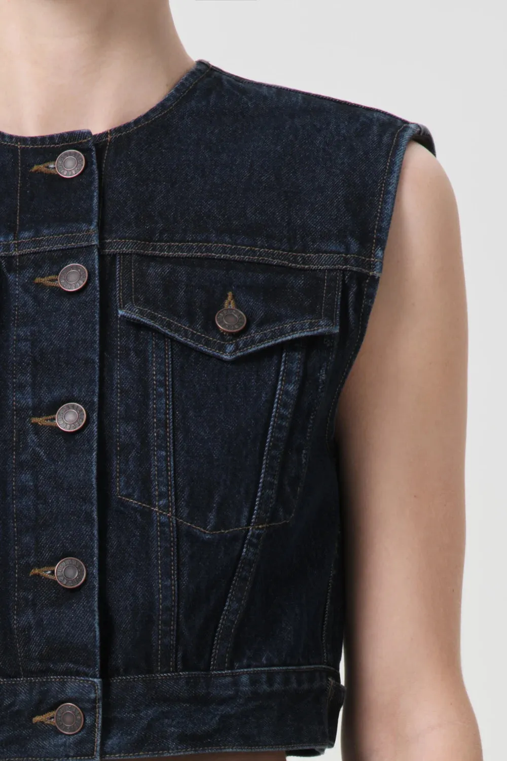 Leo Vest