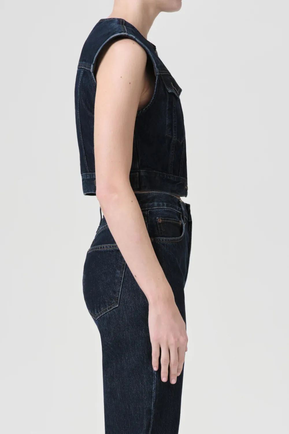 Leo Vest